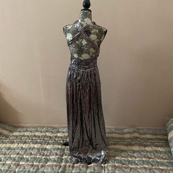 Fully sequined .. cross cross open back detail .. floor length - Picture 3 of 4